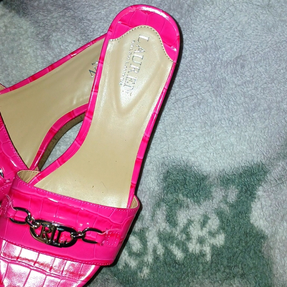 2 in chunk heel pink shoe
